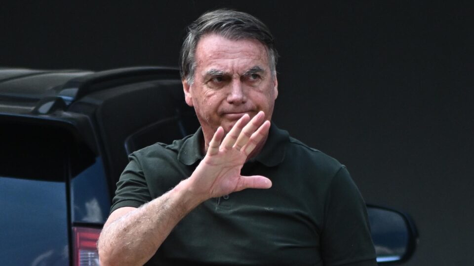 Defesa de Bolsonaro considera prisão domiciliar como “singularmente inovadora”